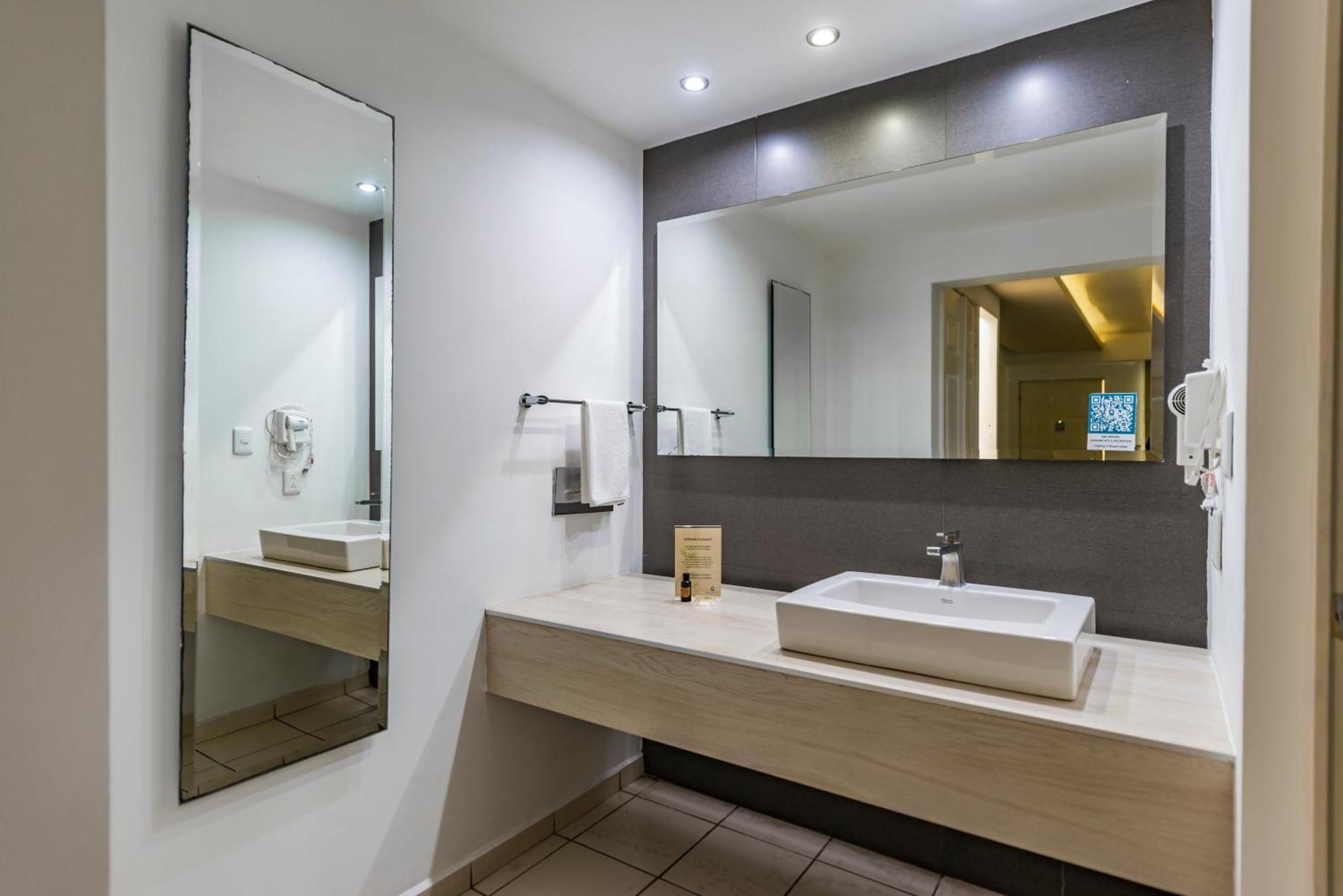 Quinta Dorada Hotel & Suites Saltillo Eksteriør bilde