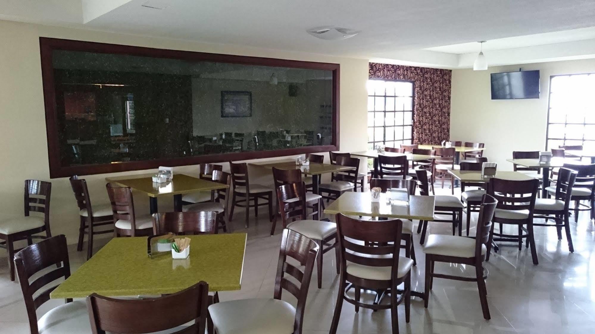 Quinta Dorada Hotel & Suites Saltillo Eksteriør bilde